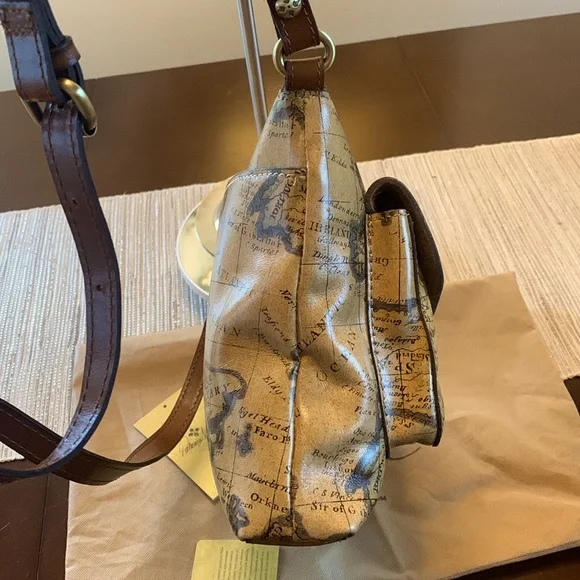 Patricia Nash Kirby crossbody + dust cover EUC